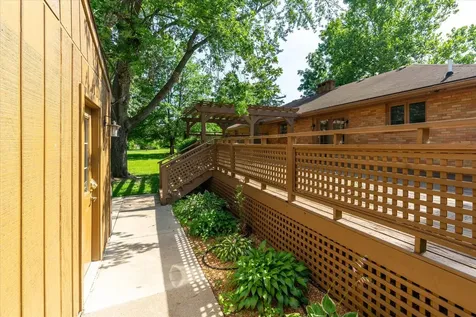 1048 Warren Street Henry IL 61537