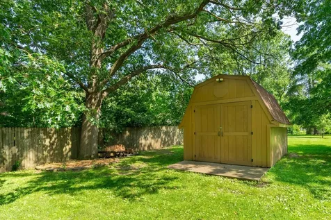 1048 Warren Street Henry IL 61537