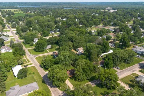 1048 Warren Street Henry IL 61537