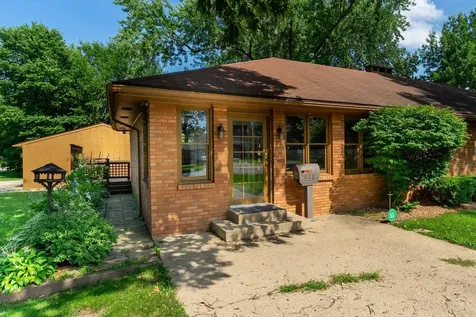 1048 Warren Street Henry IL 61537
