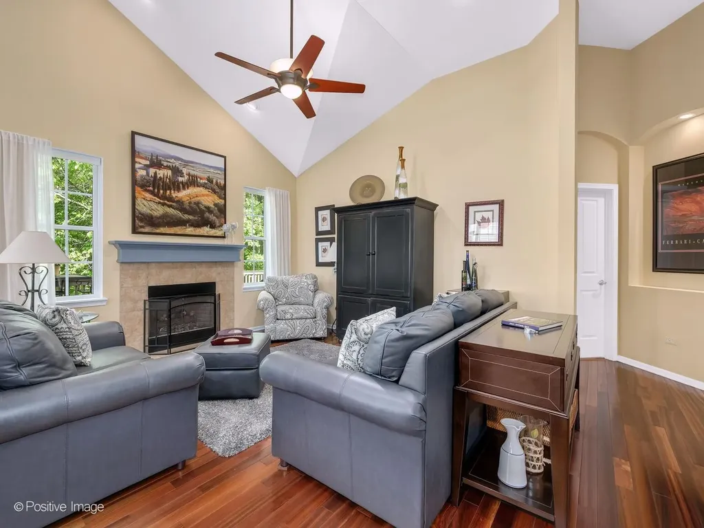 1282 Everwood Lane Aurora IL 60505