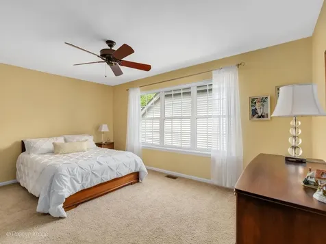 1282 Everwood Lane Aurora IL 60505