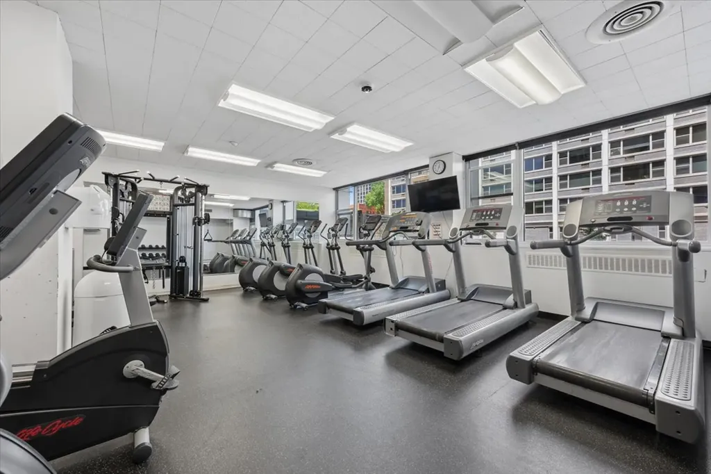 4250 North Marine Drive Chicago IL 60613
