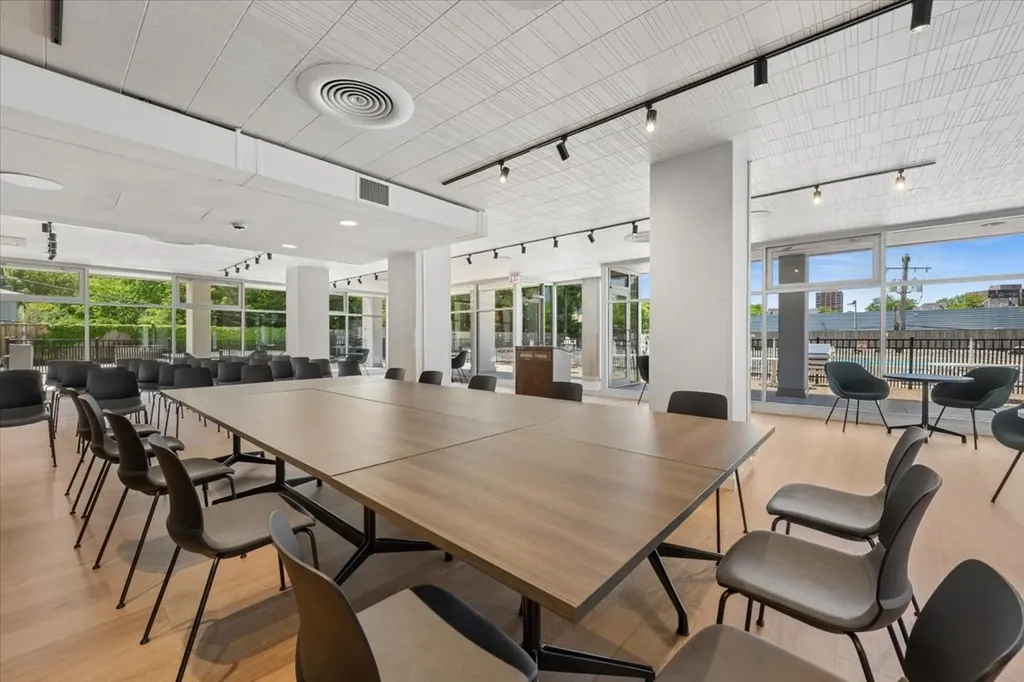 4250 North Marine Drive Chicago IL 60613