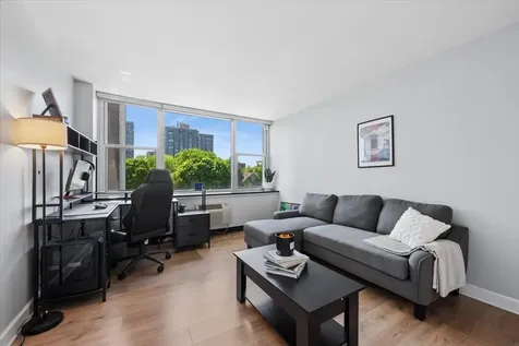 4250 North Marine Drive Chicago IL 60613