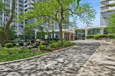 4250 North Marine Drive Chicago IL 60613