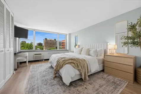 4250 North Marine Drive Chicago IL 60613