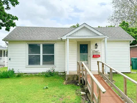 107 South 3rd Avenue Streator IL 61364