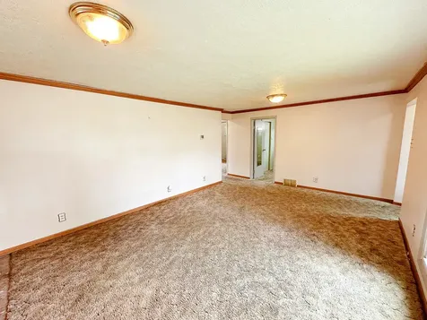 107 South 3rd Avenue Streator IL 61364