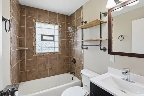 1375 Inglesh Avenue Kankakee IL 60901