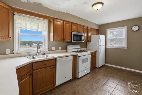 1375 Inglesh Avenue Kankakee IL 60901