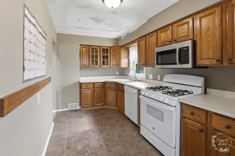1375 Inglesh Avenue Kankakee IL 60901