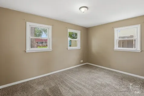 1375 Inglesh Avenue Kankakee IL 60901