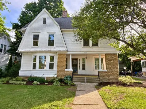 910 North State Street Belvidere IL 61008
