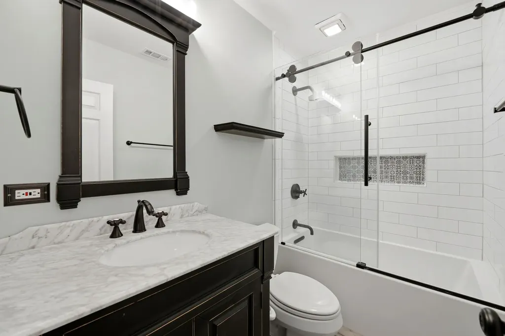 619 North Racine Avenue Chicago IL 60642