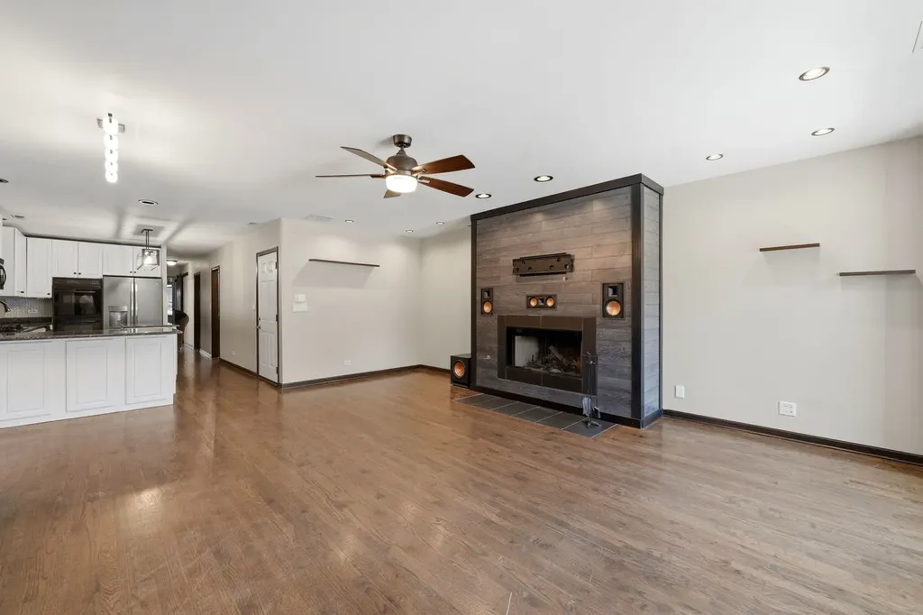 619 North Racine Avenue Chicago IL 60642