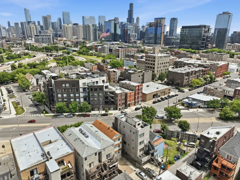 619 North Racine Avenue Chicago IL 60642