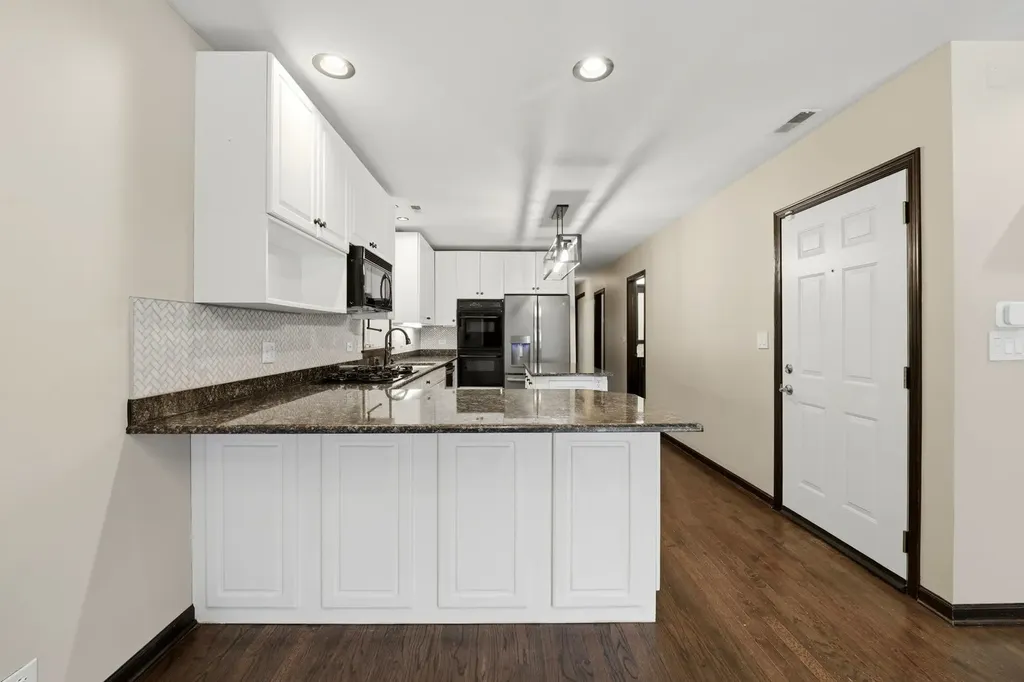 619 North Racine Avenue Chicago IL 60642