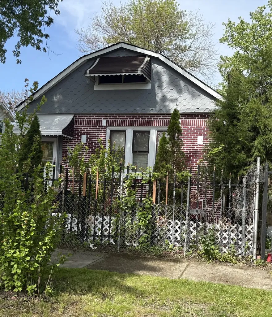 5238 South Green Street Chicago IL 60609