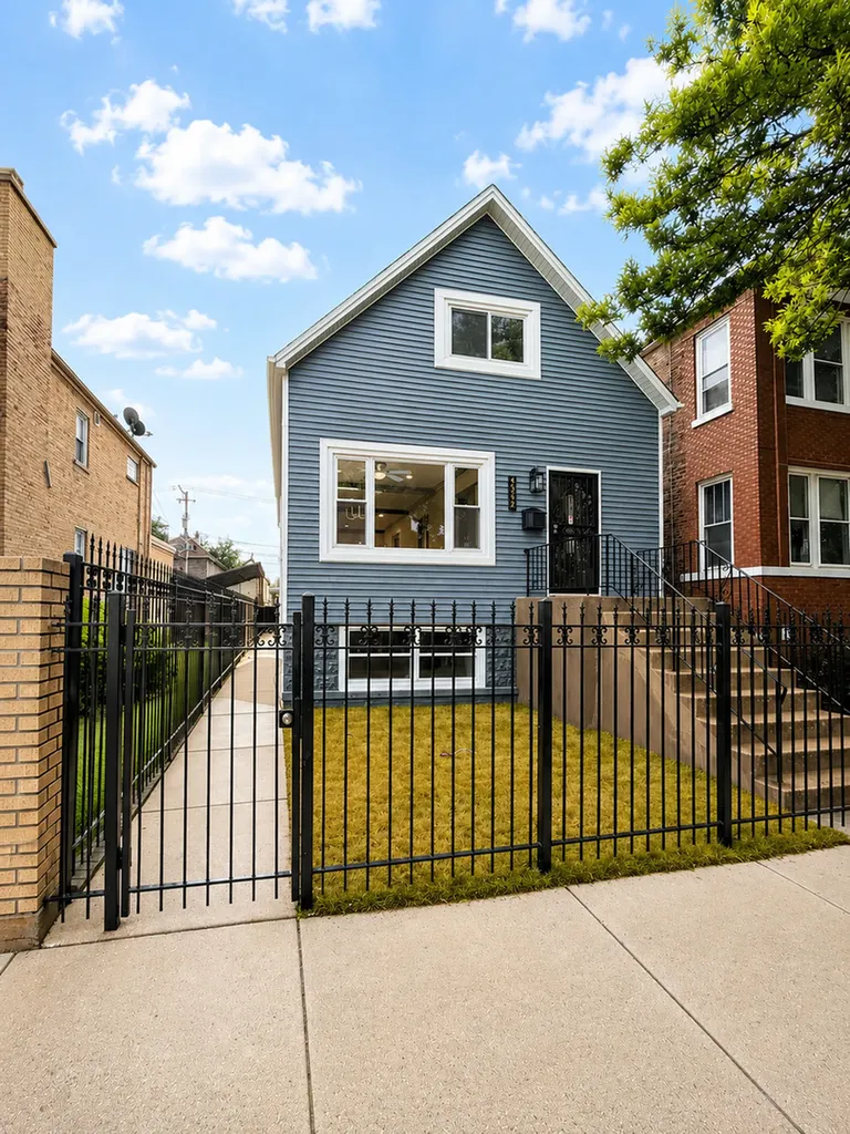 4552 South California Avenue Chicago IL 60632