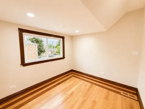 4552 South California Avenue Chicago IL 60632