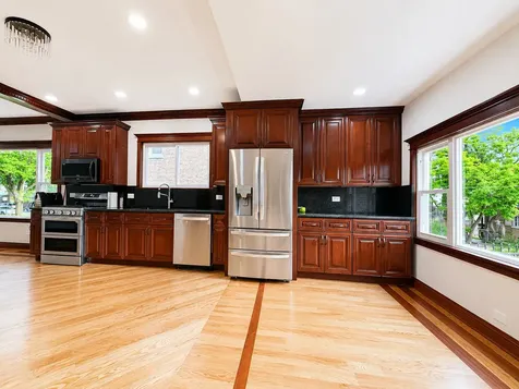 4552 South California Avenue Chicago IL 60632