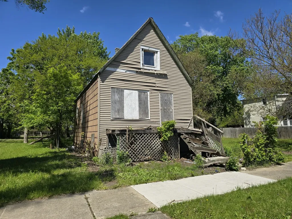 5730 South Hoyne Avenue Chicago IL 60636