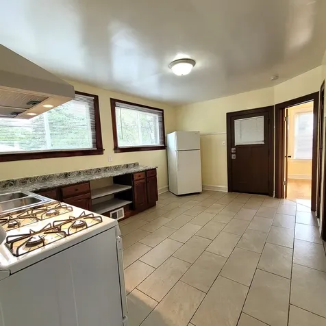1143 East 81st Place Chicago IL 60619