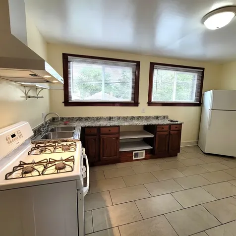 1143 East 81st Place Chicago IL 60619