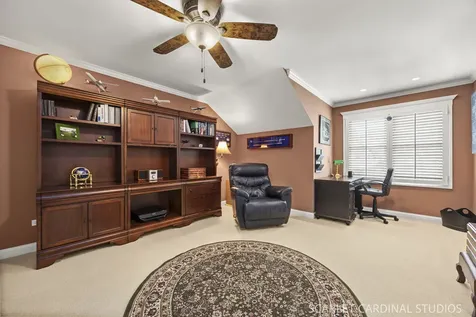 1028 Crestwood Circle St. Charles IL 60175