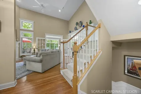 1028 Crestwood Circle St. Charles IL 60175