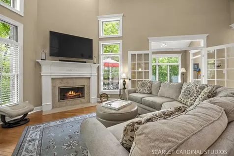 1028 Crestwood Circle St. Charles IL 60175