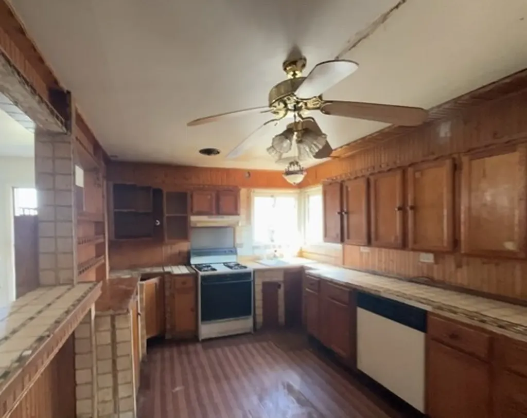 9444 South Union Avenue Chicago IL 60620