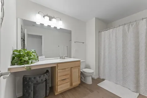 1017 Kessler Drive Mundelein IL 60060