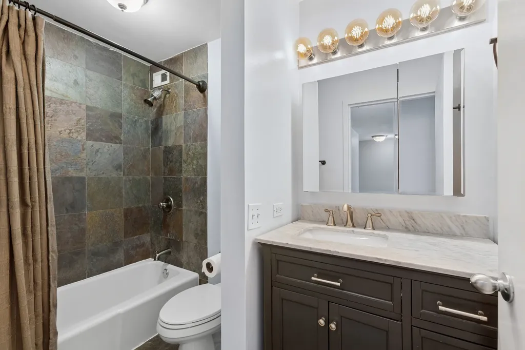 222 East Pearson Street Chicago IL 60611