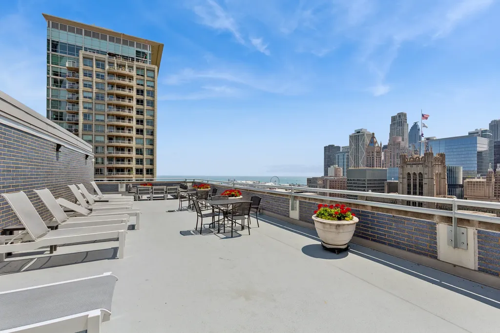 222 East Pearson Street Chicago IL 60611