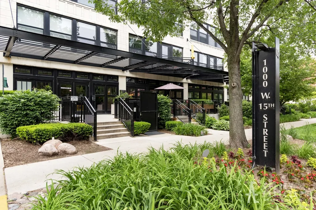 1000 West 15th Street Chicago IL 60608