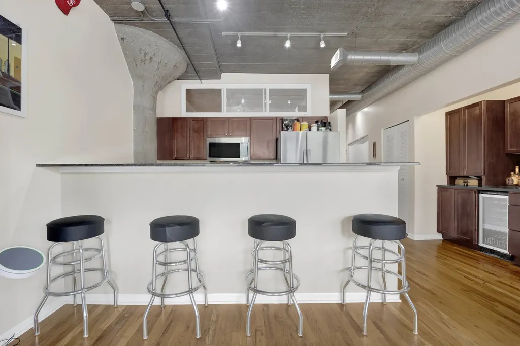 1000 West 15th Street Chicago IL 60608
