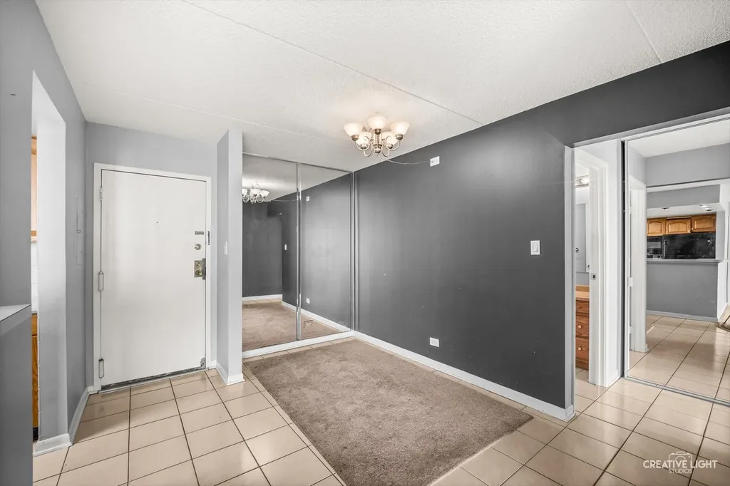 2015 South Finley Road Lombard IL 60148