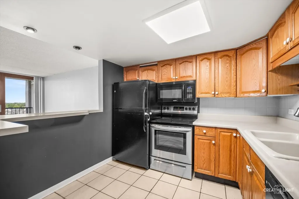2015 South Finley Road Lombard IL 60148