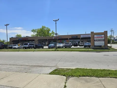 503 West 153 Street Phoenix IL 60426