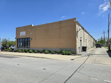 503 West 153 Street Phoenix IL 60426