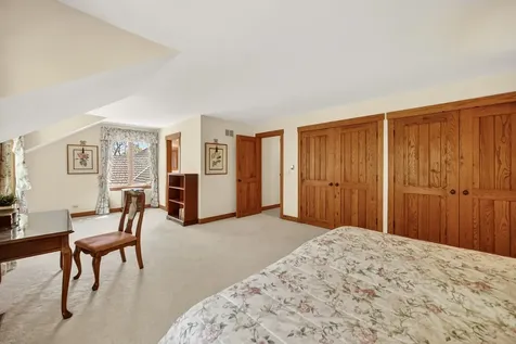 27250 North Meadowoods Lane Mettawa IL 60048
