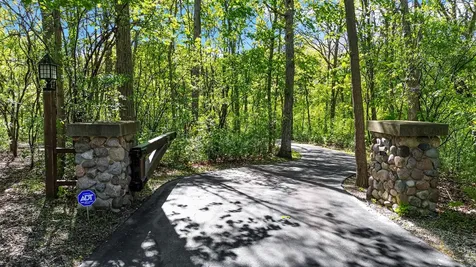 27250 North Meadowoods Lane Mettawa IL 60048