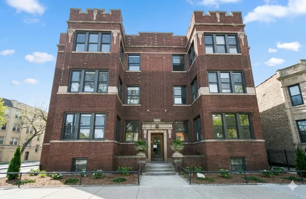 1201 West Addison Street Chicago IL 60613