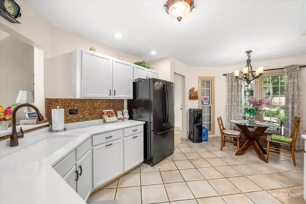 0N682 Chelsea Circle Winfield IL 60190