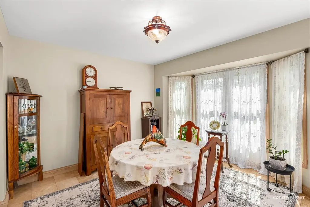 0N682 Chelsea Circle Winfield IL 60190