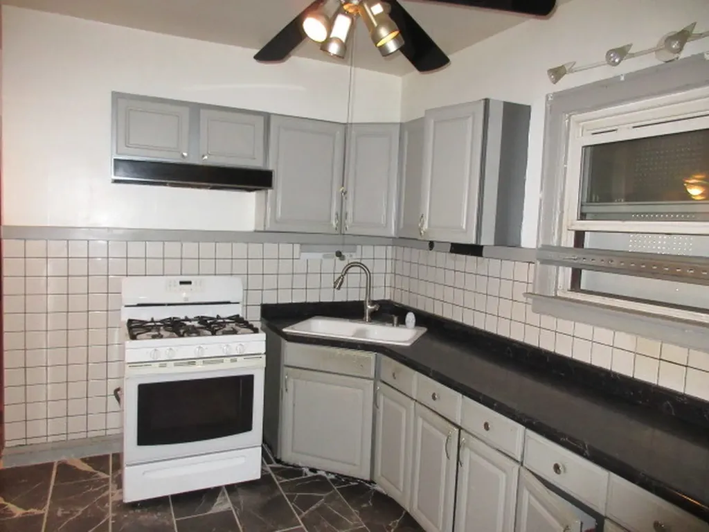 8347 South Green Street Chicago IL 60620