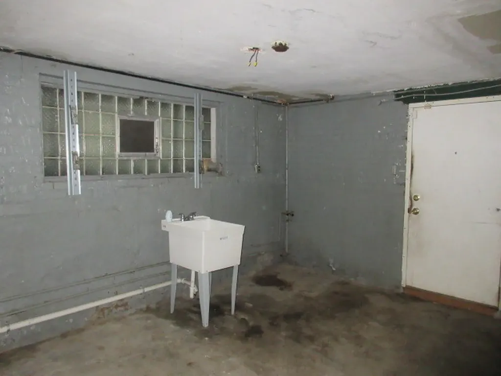 8347 South Green Street Chicago IL 60620