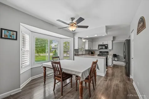658 Wainsford Drive Hoffman Estates IL 60169